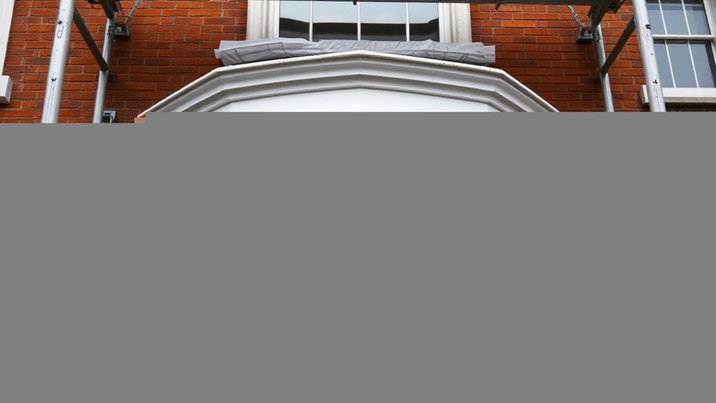Bay Windows Hanwell